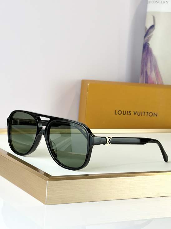 Picture of Louis Vuitton Sunglasses _SKUfw81854719fw